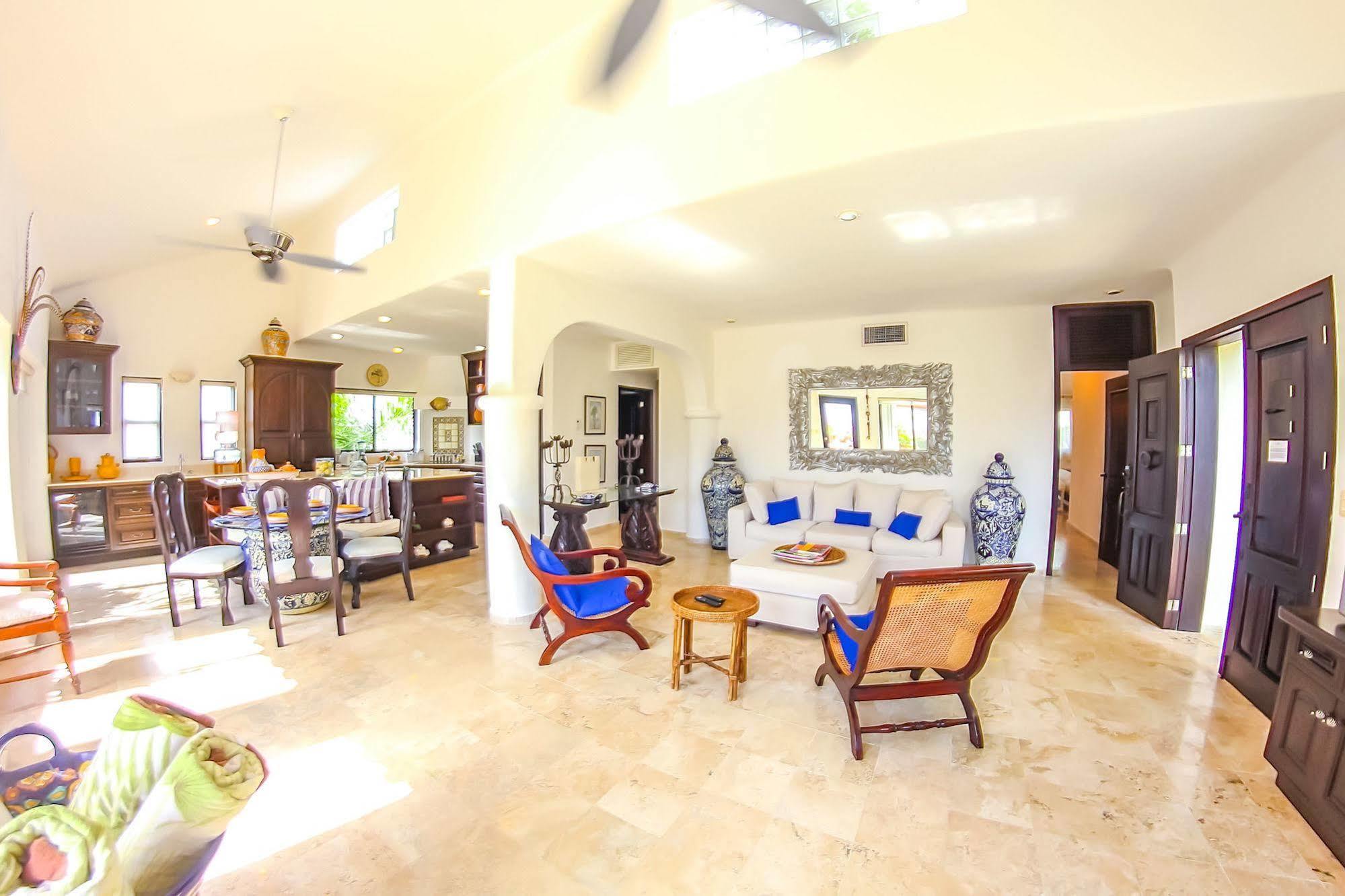 Royal Palms By Bvr Apartment Плая дел Кармен Екстериор снимка