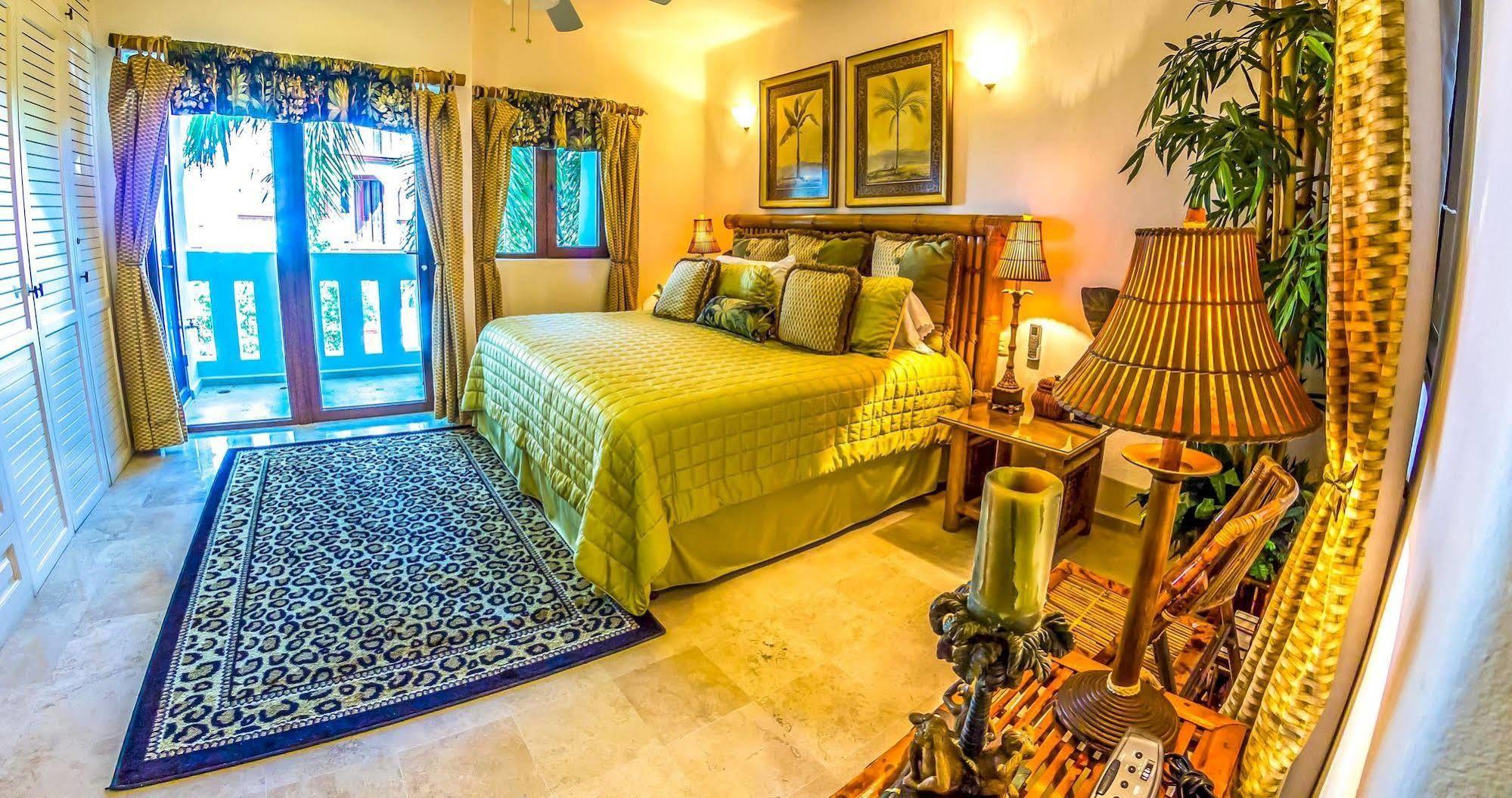Royal Palms By Bvr Apartment Плая дел Кармен Екстериор снимка